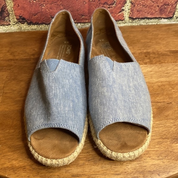 TOMS Denim Flat Peep Toe Espadrilles Size 8 - Picture 7 of 16